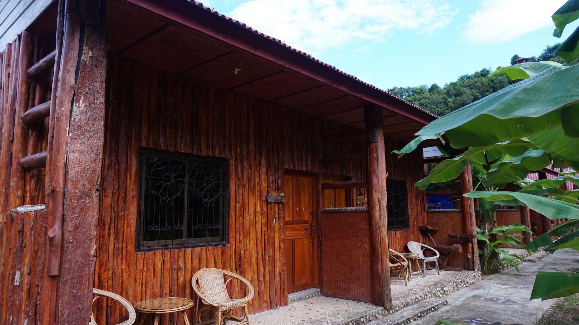 Khun Mai Baan Suan Resort Mae Ai Exterior photo