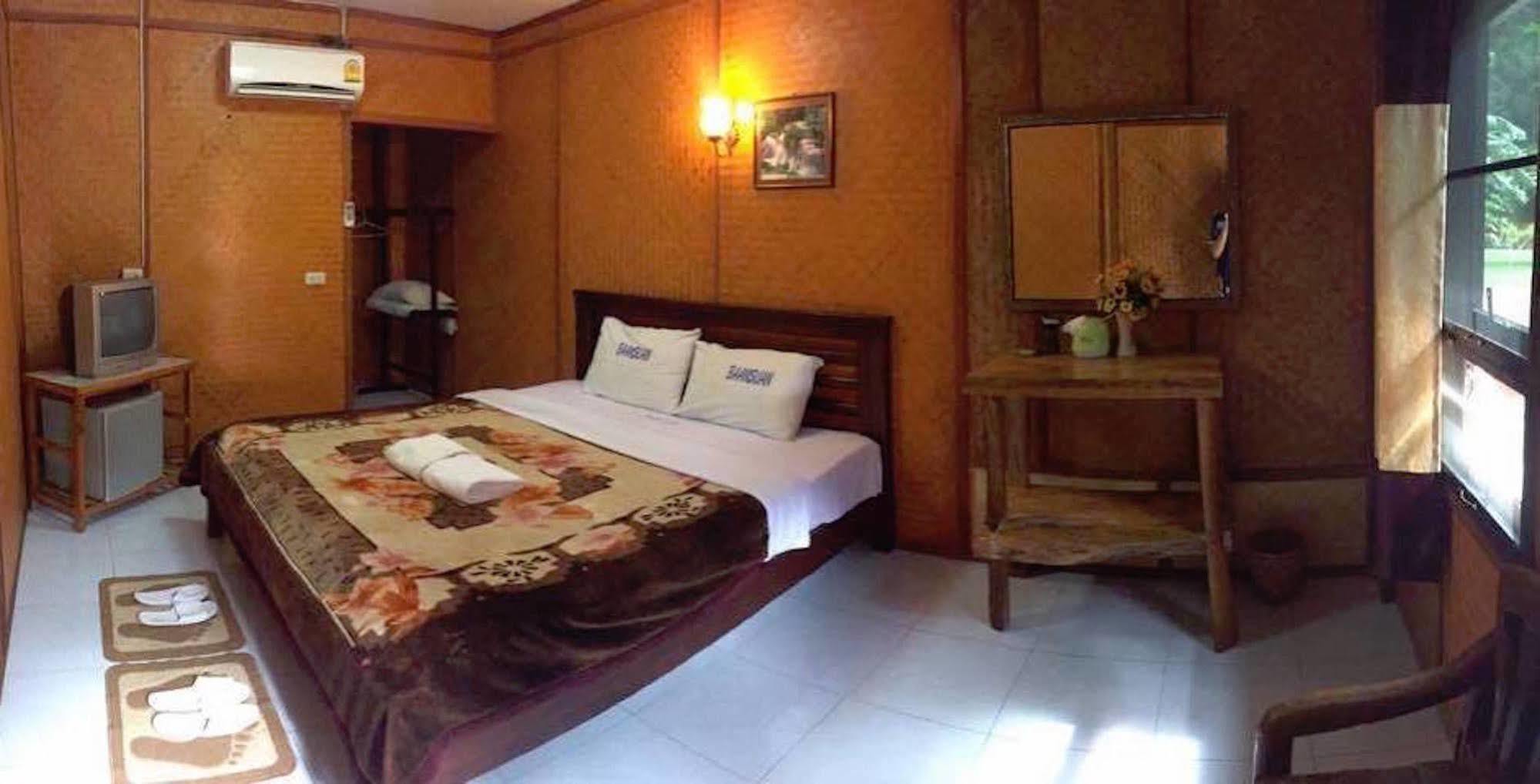 Khun Mai Baan Suan Resort Mae Ai Exterior photo